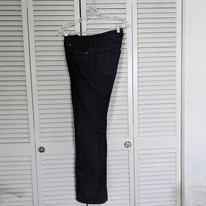 Chico's Platinum Denim Ultimate Fit Boot Leg Black Jeans size 0